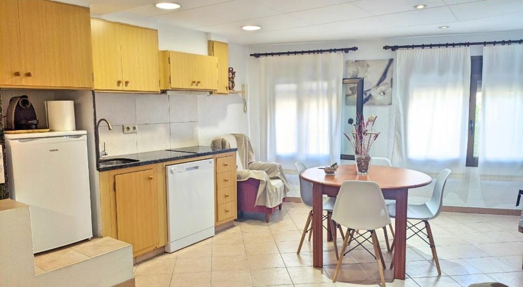 Apartament Macabeu Cim Apartaments Корнуделья Экстерьер фото
